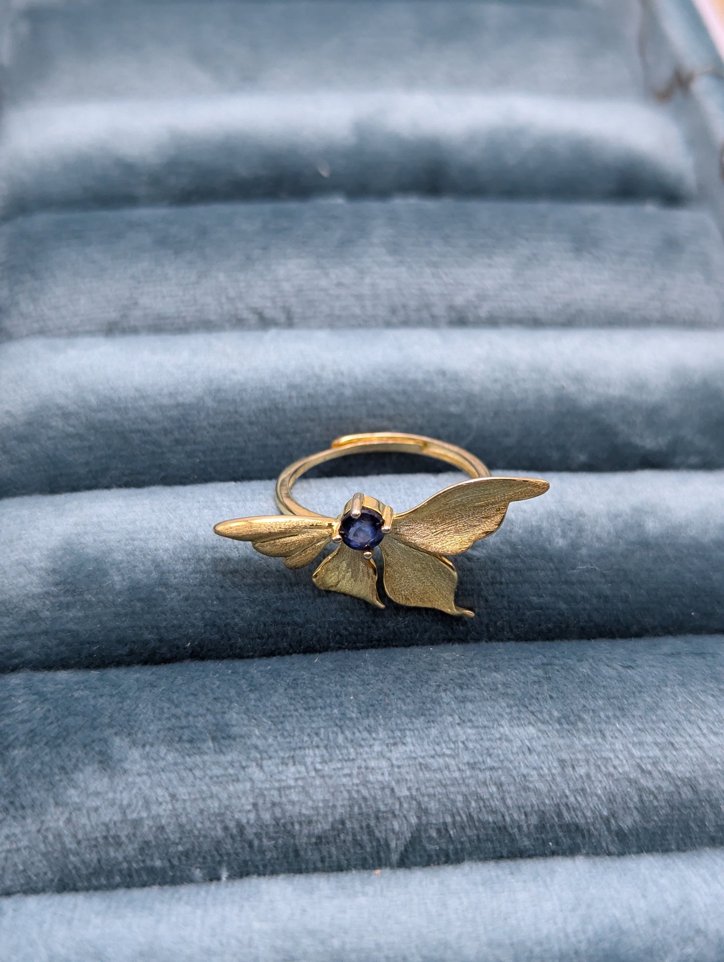 Beautiful gold plated 925 sterling silver sapphire ring