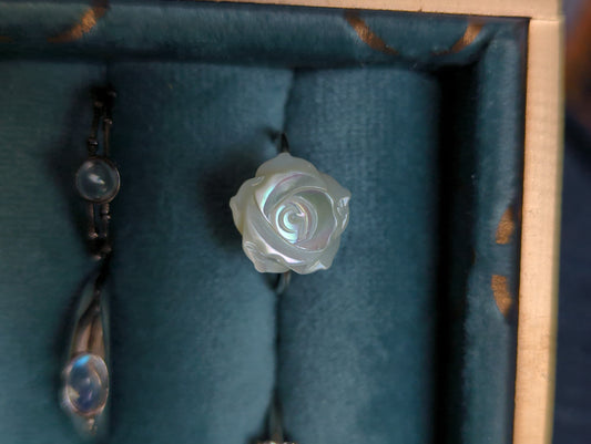 Shell rose silver ring