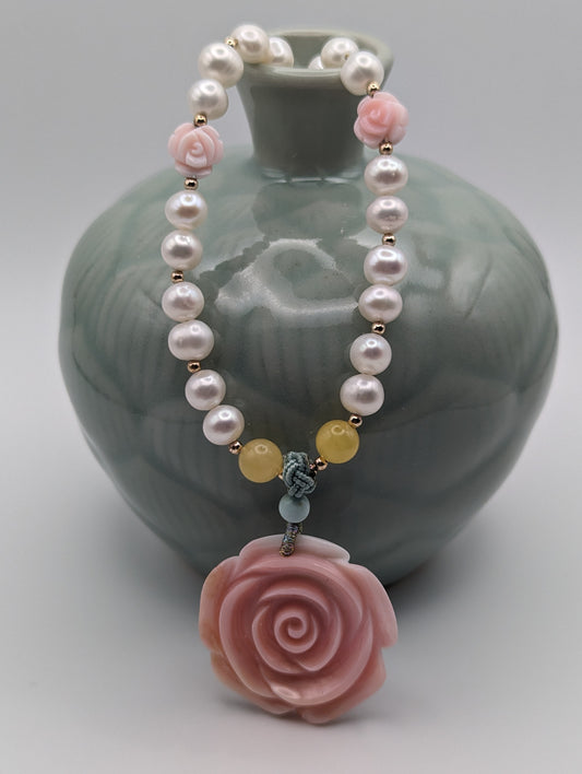 Queen shell and pearl necklace